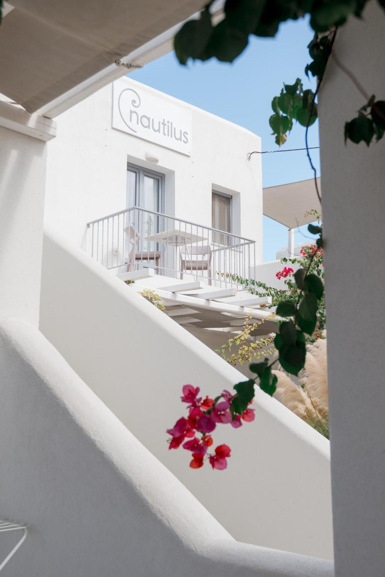 Nautilus Apartments-Suites Páros Eksteriør bilde