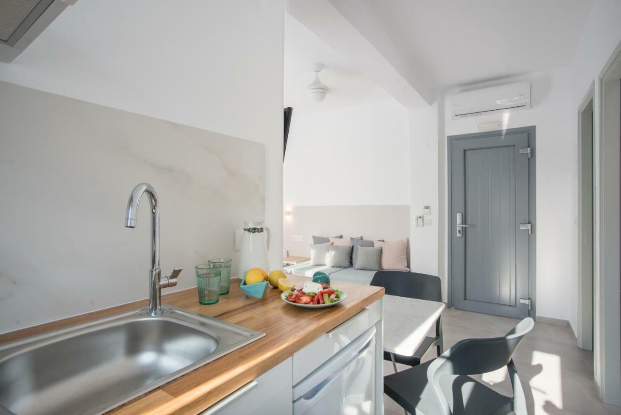 Nautilus Apartments-Suites Páros Eksteriør bilde
