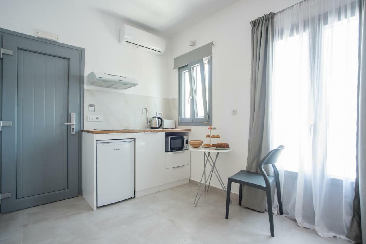 Nautilus Apartments-Suites Páros Eksteriør bilde