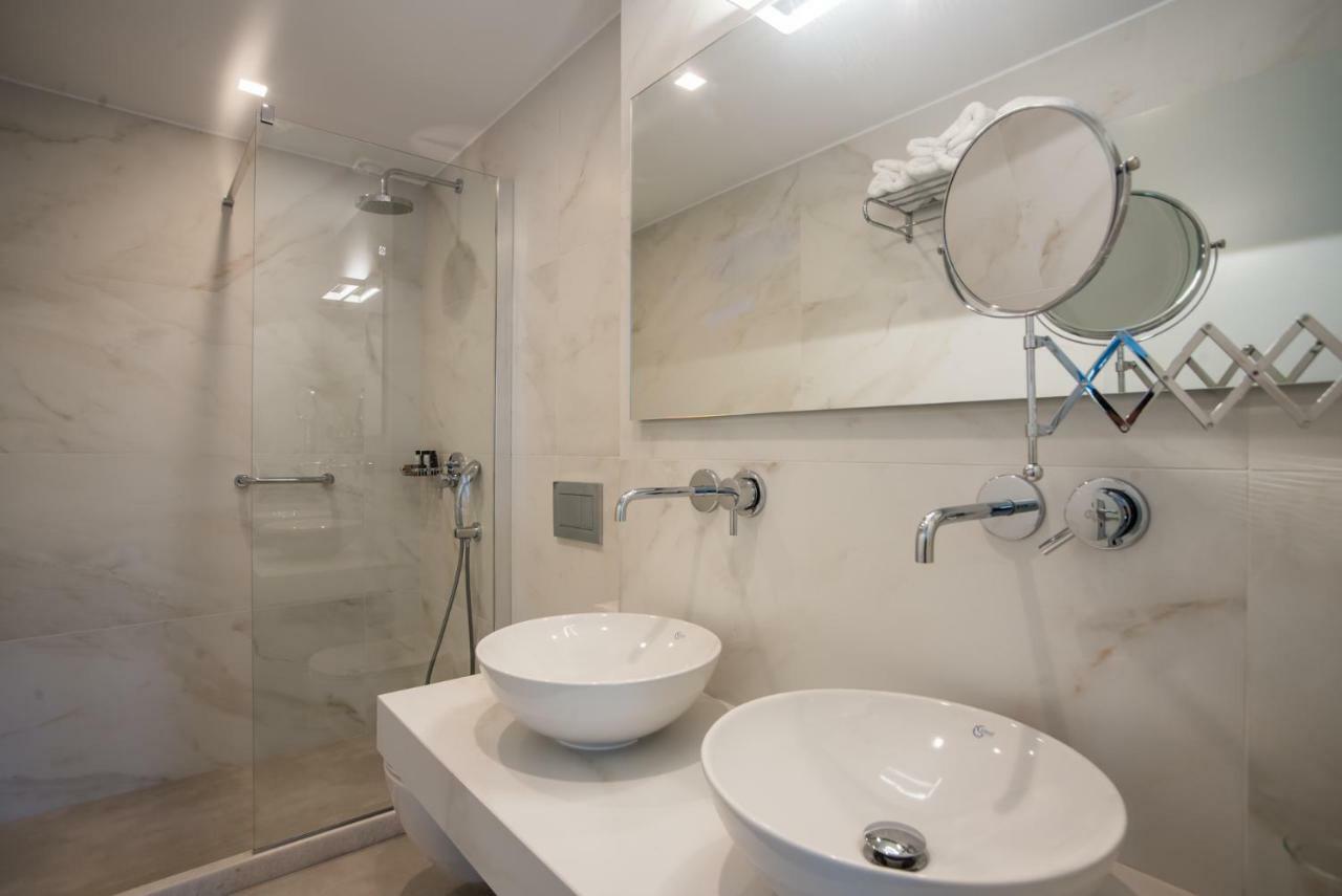 Nautilus Apartments-Suites Páros Eksteriør bilde